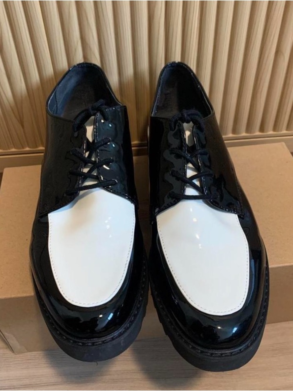 Franco Sarto Charles Black and White Patent Leather Oxfords, Wm Sz 9
